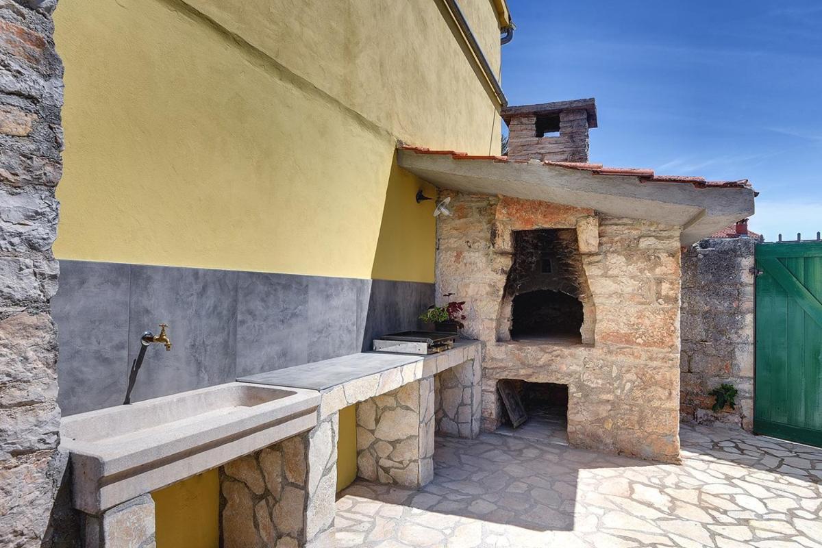 Villa Micol Gajana Bagian luar foto