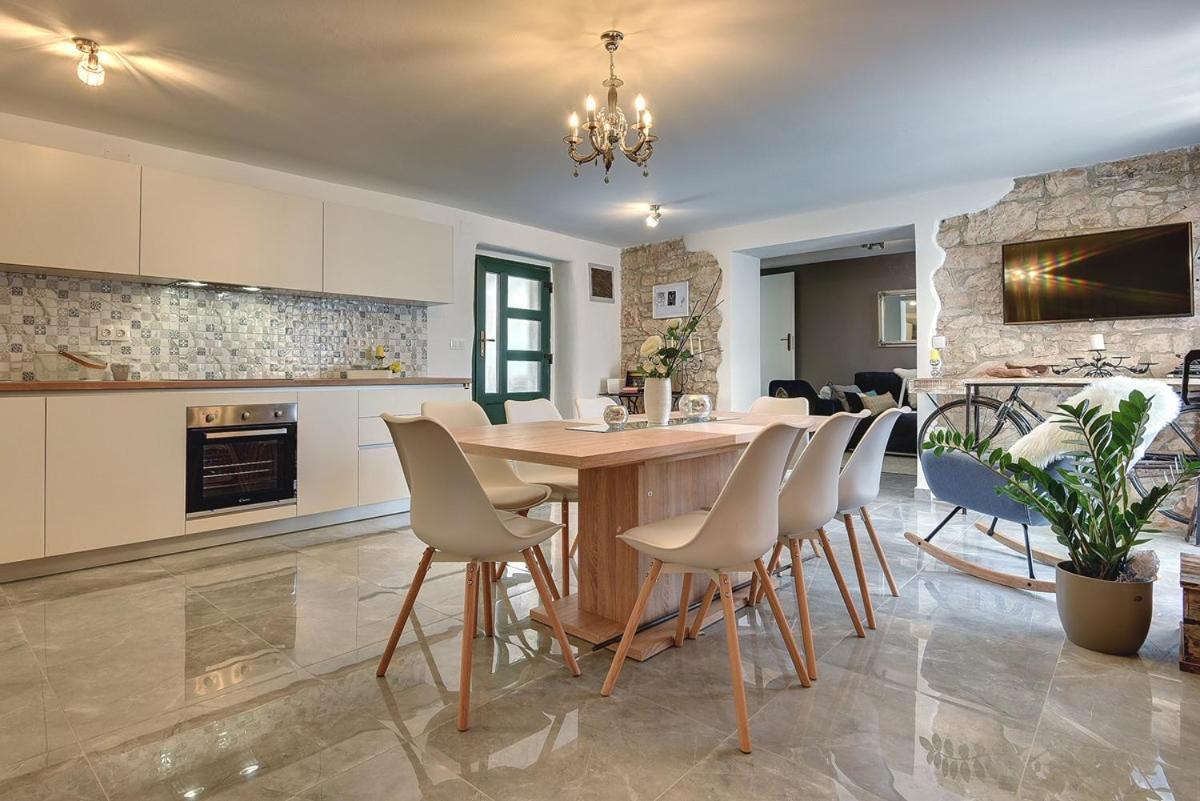 Villa Micol Gajana Bagian luar foto