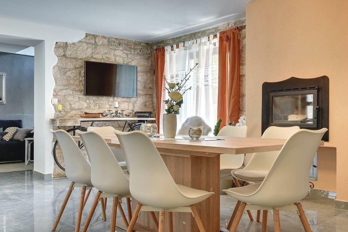 Villa Micol Gajana Bagian luar foto